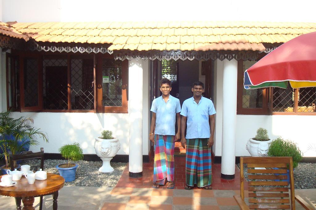 Blue Seas Guest House Dehiwala-Mount Lavinia Exterior foto